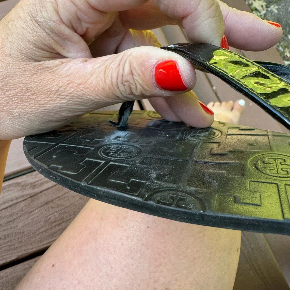 Tory Burch Leather Flip Flop - Picture 5 of 5